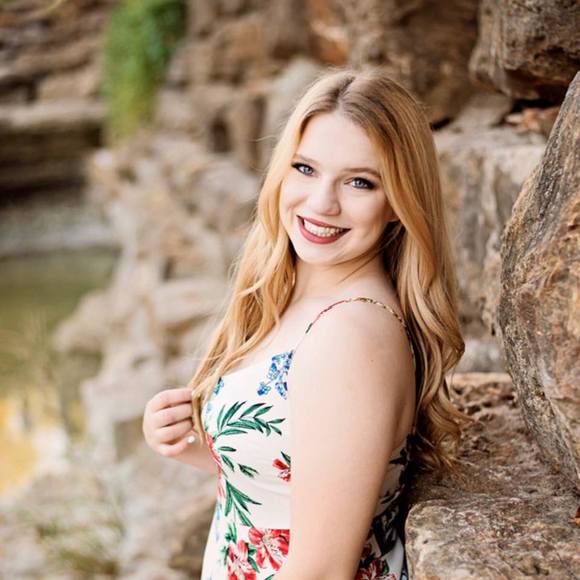 Meet your Posher, Madison - Picture 1 of 1